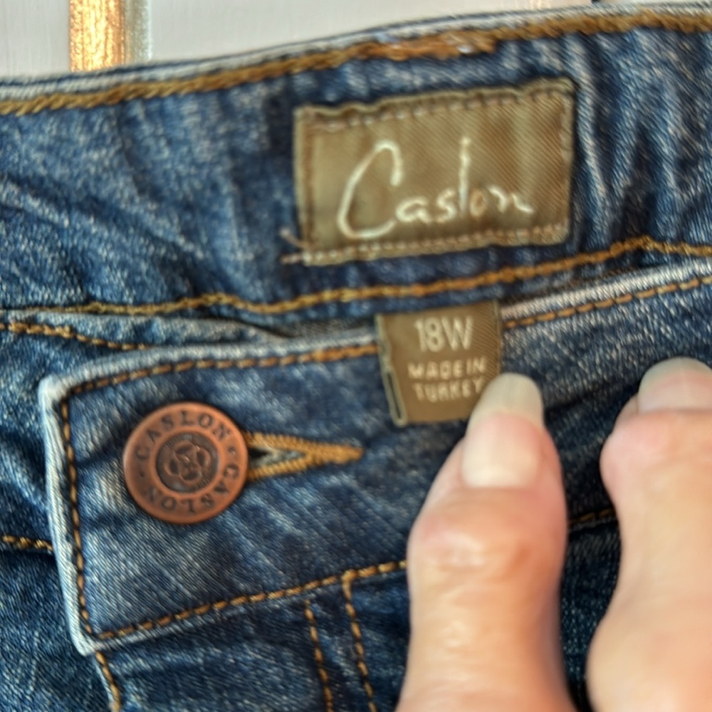 Jeans - Picture 2 of 3